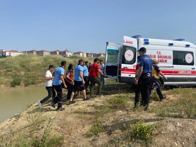 Tekirdağ’da 14 Yaşındaki Çocuk Serinlemek İçin Girdiği Gölette Boğuldu