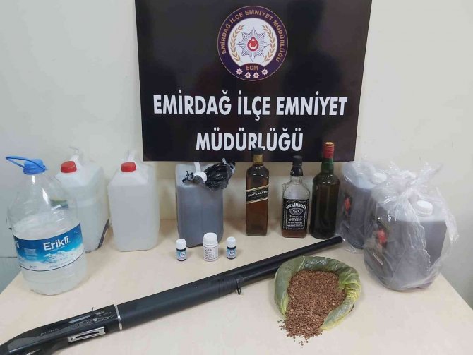 Baskın Yapılan Adreste Polis Sahte Alkol İle Altın Buldu