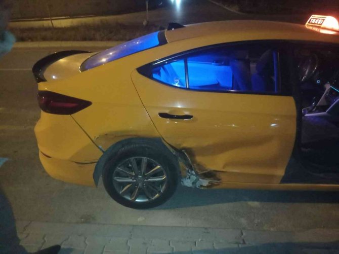 Sincan’da Kaza Yapan Otomobil Alev Aldı: 1 Yaralı