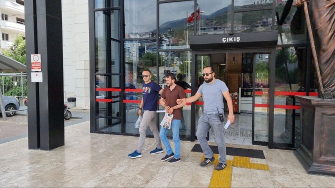 Antalya’da Maskeli Silahlı Zincir Market Soyguncusu Tutuklandı