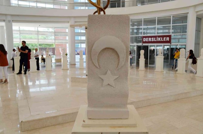 Adü’de ’Paylaşım’ Adlı Heykel Sergisi Açıldı