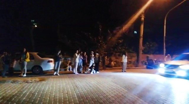 Balıkesir’de 4.7 Büyüklüğündeki Deprem Vatandaşları Sokağa Döktü