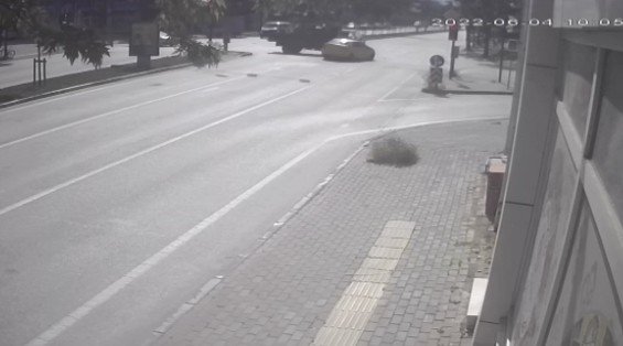 Bursa’daki Feci Kaza Güvenlik Kamerasına Yansıdı