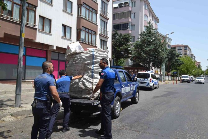 Çöpteki Geri Dönüşüm Atıklarını Paylaşamadığı Çekçekçi Arkadaşını Sopayla Dövdü