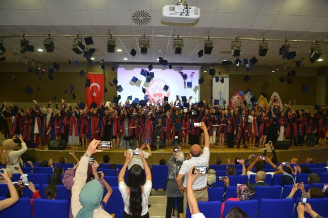 Şarkışla’da Mezuniyet Sevinci