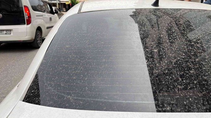 Toz Taşınımı Sebebiyle Çamur Yağdı, Oto Yıkamacılar En Hareketli Günlerinden Birini Yaşadı