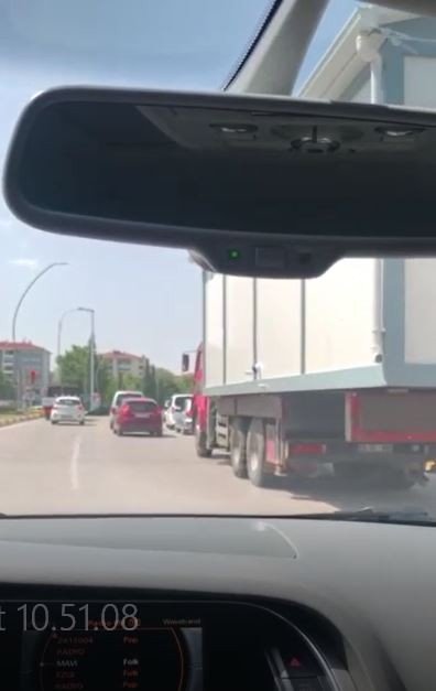 Trafikte Prefabrik Ev Taşıyarak Herkesin Hayatını Tehlikeye Attı