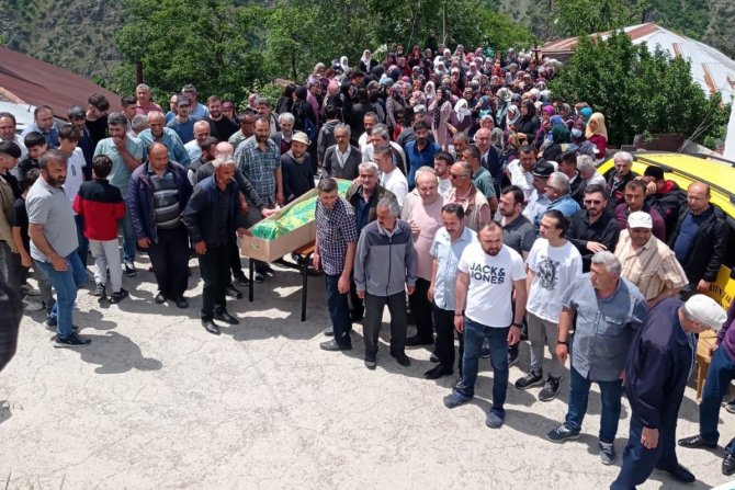 Oğlunun Mezuniyetine Gidemedi