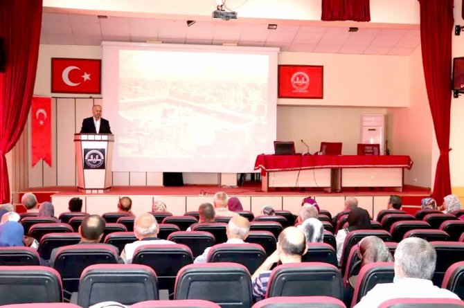 Hacı Adaylarına Bilgilendirme Semineri