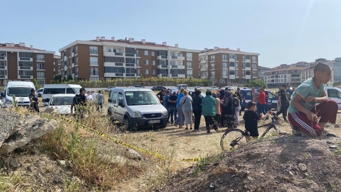 Tekirdağ’da 14 Yaşındaki Çocuk Serinlemek İçin Girdiği Gölette Boğuldu