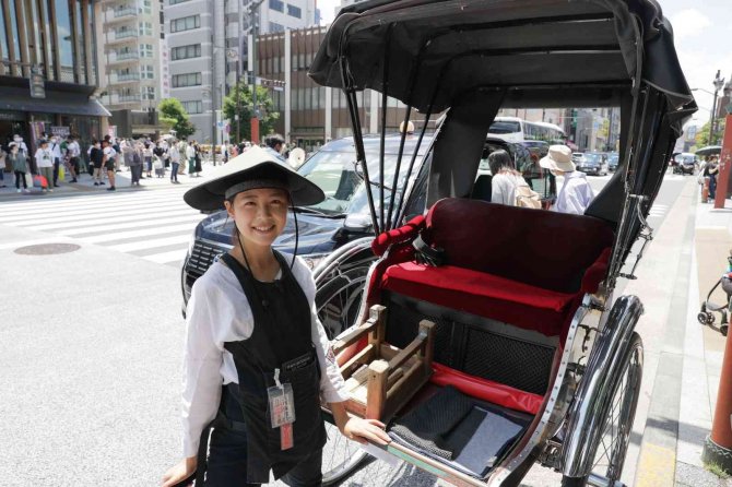Japonya’nın Geleneksel İnsanlı Faytonu: Jinrikisha