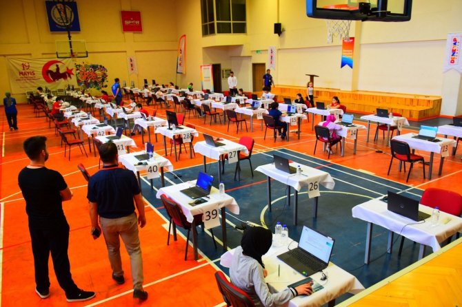 Geleceğin Teknoloji Yıldızları Deneyap Teknoloji Atölyelerine Girebilmek İçin Ter Döküyor