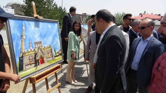 Kars’ta Güzel Sanatlar Sergisi’nin Açılışı Yapıldı