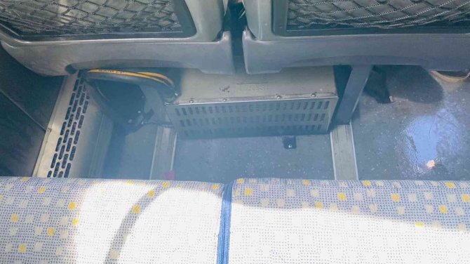 Minibüsün Buhar Borusu Delindi: 4 Yaralı