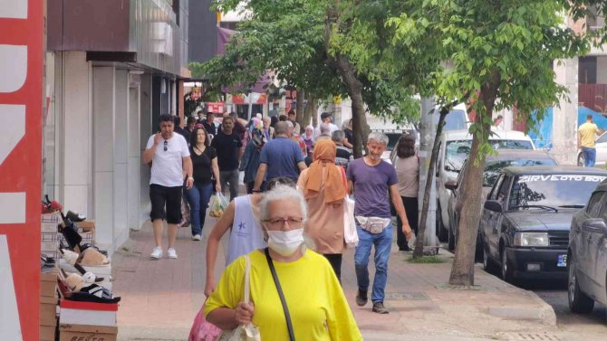 Sıcak Ve Nemli Havalarda Su Tüketimine Dikkat