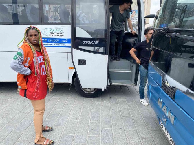 Esenyurt’ta Yabancı Uyruklu Denetiminde İlginç Olay