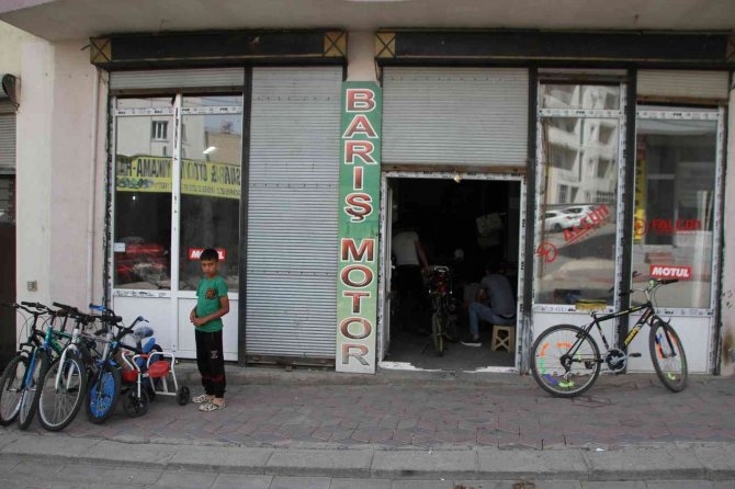 Bisiklet Sezonunun Açılması Tamircilerin Yüzünü Güldürdü