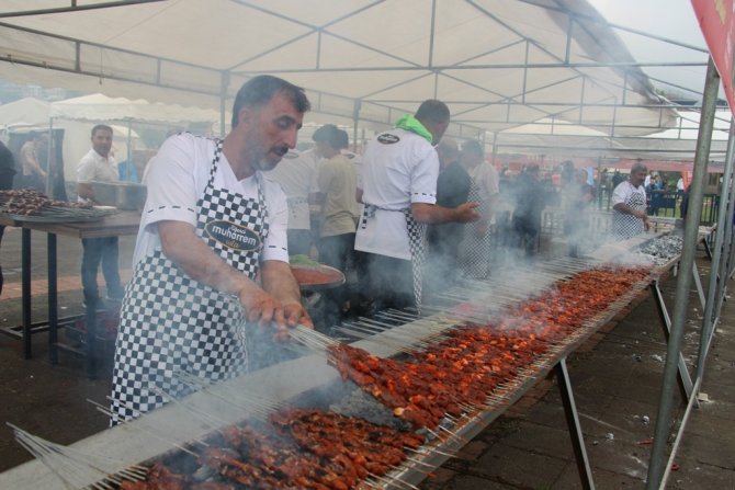Trabzon’da İlk Kez Ciğer Şöleni Düzenlendi