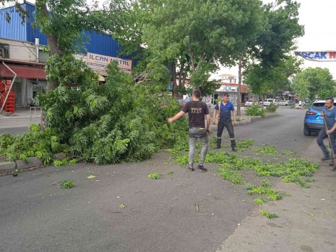Afyonkarahisar’da Olumsuz Hava Şartları Devam Ediyor
