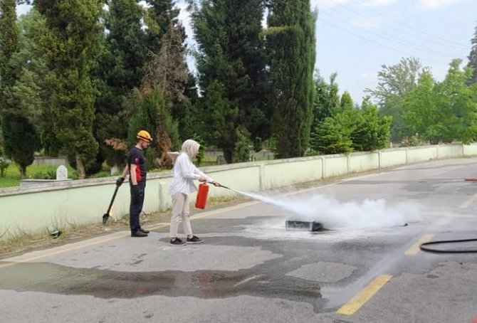 Öğrencilere Teorik Ve Uygulamalı Yangın Eğitimi