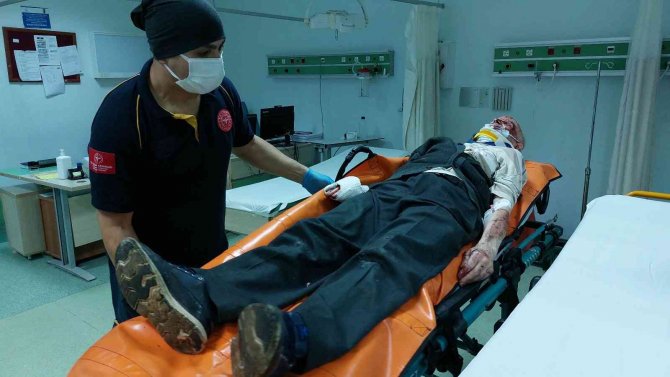 Kabin Gelmeden Kapısı Açılan Asansörün Boşluğuna Düştü