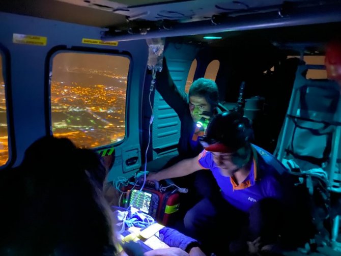 Silahla Yaralanan Çoban Helikopterle Hastaneye Kaldırıldı