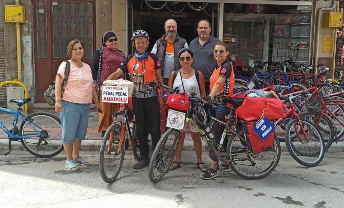 Pedal Pedal Anadolu: 12 Yıldır Bisiklet Sırtına Türkiye’yi Geziyorlar
