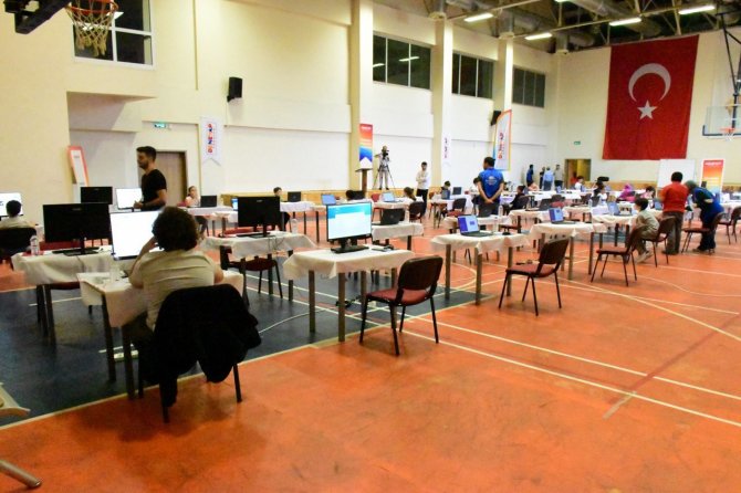 Geleceğin Teknoloji Yıldızları Deneyap Teknoloji Atölyelerine Girebilmek İçin Ter Döküyor