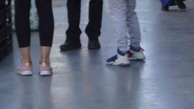 Uzman Doktor Uyardı: "Genel Vücut Ağrılarının Altındaki Neden Yanlış Ayakkabı Seçimi"