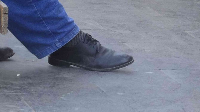 Uzman Doktor Uyardı: "Genel Vücut Ağrılarının Altındaki Neden Yanlış Ayakkabı Seçimi"