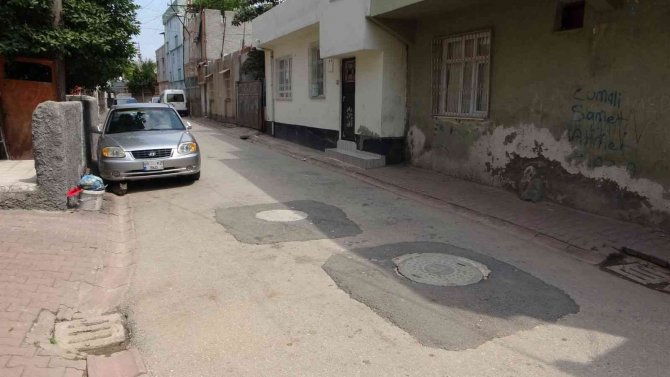 İ̇nternet Kablosunu Çalan Şüphelileri Arabayla Kovaladı