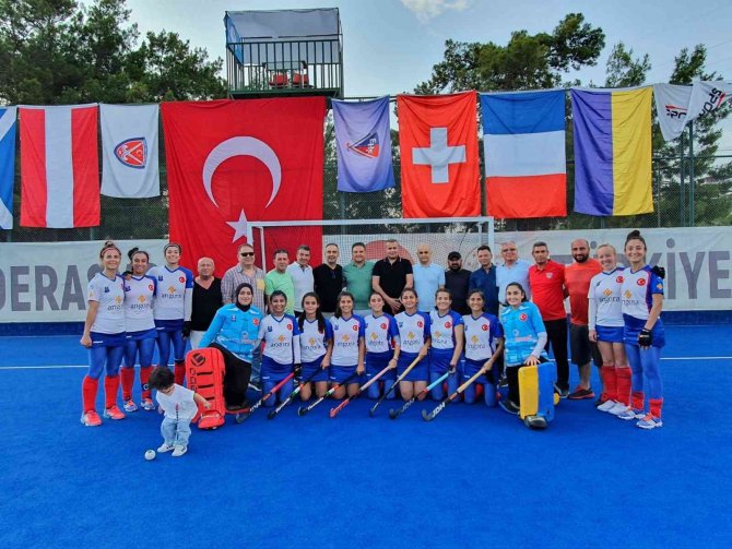 Gaziantep Polisgücü Kadın Hokey Takımı Finalde