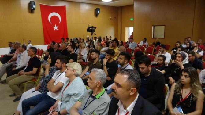 Anavarza Kapılarını Dünyaya Aralıyor