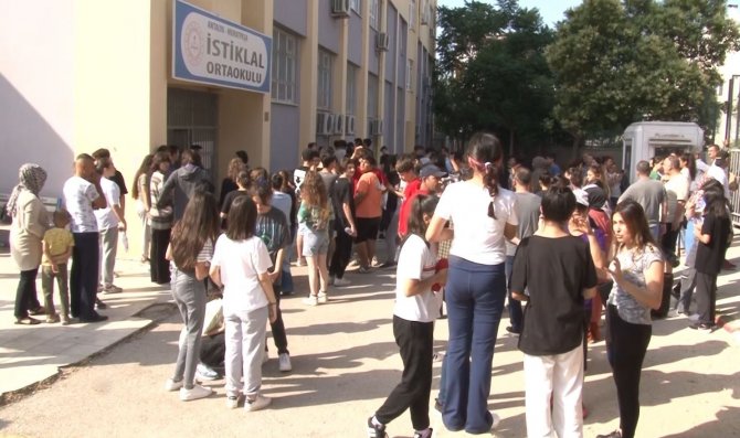 Antalya’da 34 Bin Öğrencinin Lgs Heyecanı Başladı