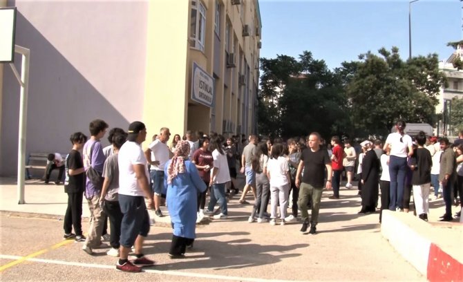 Antalya’da 34 Bin Öğrencinin Lgs Heyecanı Başladı