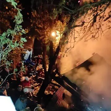 Artvin’de Gece Çıkan Yangında Ahır Ve Samanlık Kül Oldu