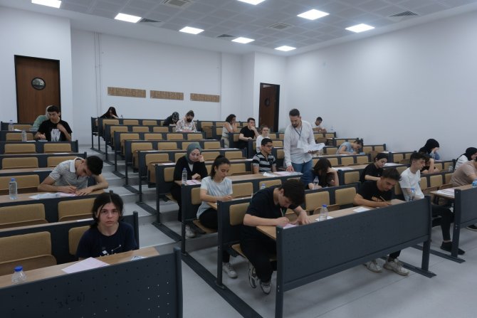 Üniversite Adayları İçin En Ciddi Prova