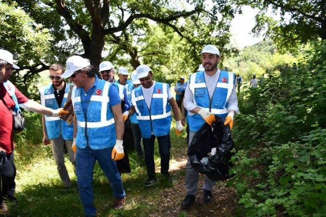 Başkan Tanır, Gönüllülerle Birlikte Çöp Topladı