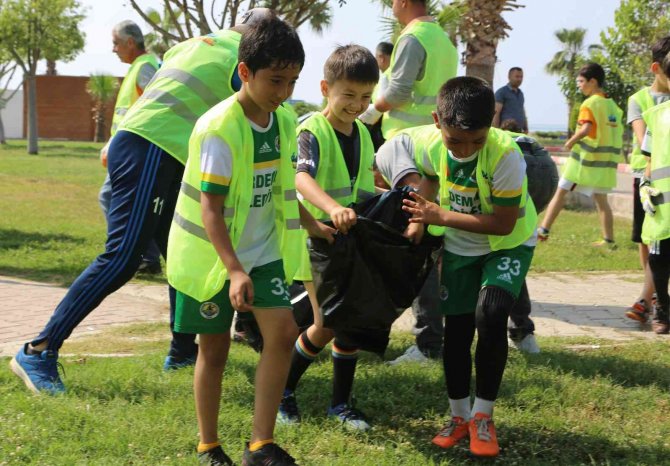 Doğa Müfettişleri ’Dünya Çevre Günü’nde, Sahil Ve Parkı Temizledi