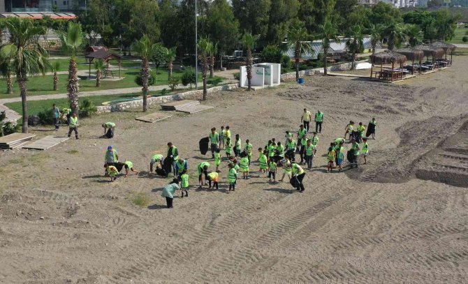 Doğa Müfettişleri ’Dünya Çevre Günü’nde, Sahil Ve Parkı Temizledi