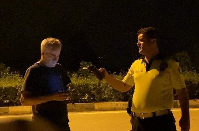 "Dur Bir Polis Arkadaşı Arayacağım" Diyen Alkollü Sürücüye 7 Bin 517 Tl Ceza