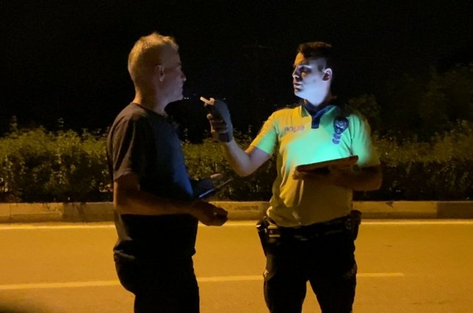 "Dur Bir Polis Arkadaşı Arayacağım" Diyen Alkollü Sürücüye 7 Bin 517 Tl Ceza