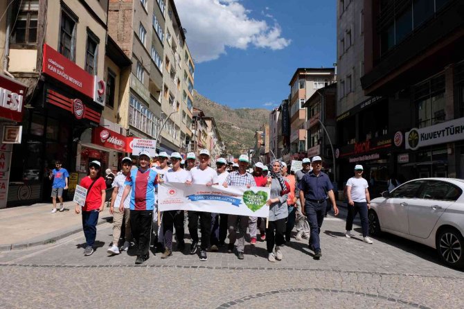 Gümüşhane’de ’81 İ̇lde 81 Milyar Adım’ Yürüyüşü Yapıldı