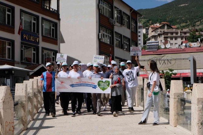 Gümüşhane’de ’81 İ̇lde 81 Milyar Adım’ Yürüyüşü Yapıldı