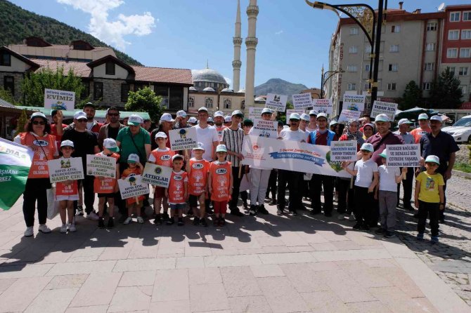 Gümüşhane’de ’81 İ̇lde 81 Milyar Adım’ Yürüyüşü Yapıldı