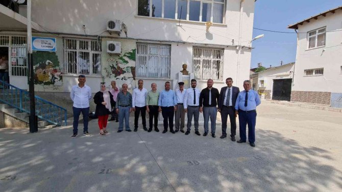 Tire’de İki Mahallede 14 Adayın Yarıştığı Muhtarlık Seçimlerinde Dostluk Kazandı