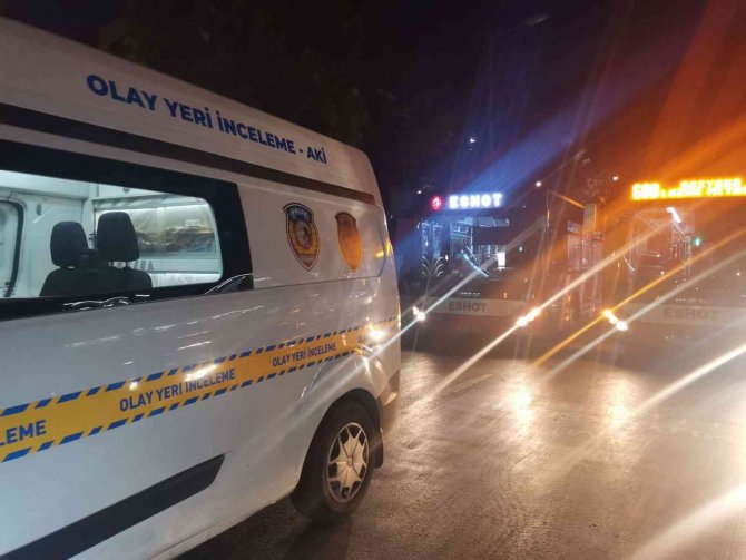 İ̇zmir’de İçinde Yolcular Bulunan Belediye Otobüsüne Mermi İsabet Etti