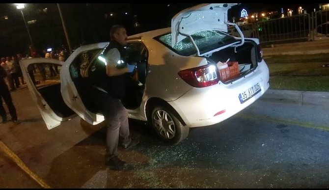 İ̇zmir’de Seyir Halindeki Otomobile Silahlı Saldırı: 1 Ölü, 1 Yaralı