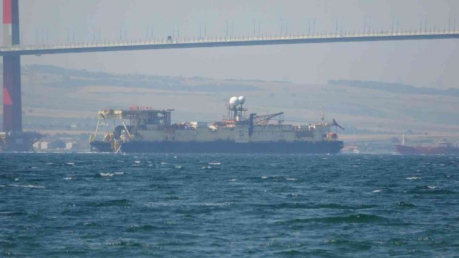 ‘Castoro 10’ İsimli Gemi 1915 Çanakkale Köprüsü’nün Altından Geçti