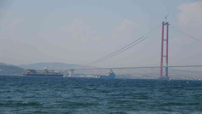 ‘Castoro 10’ İsimli Gemi 1915 Çanakkale Köprüsü’nün Altından Geçti